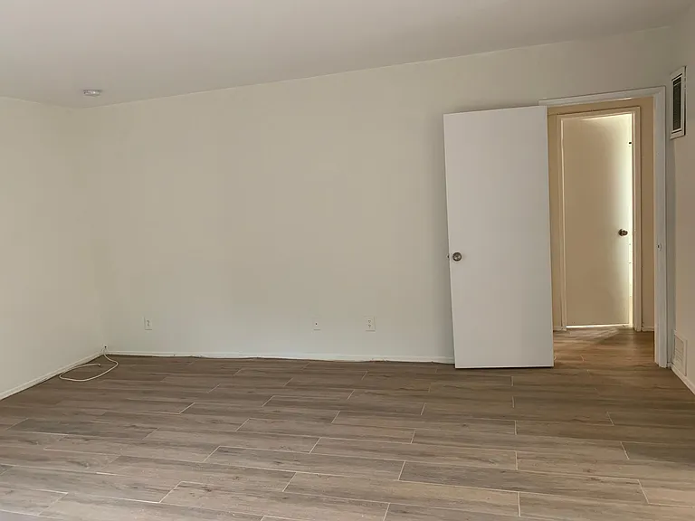 1678 Federal Ave #4 — Photo 6