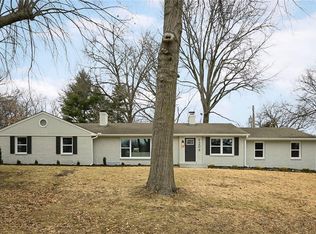 9206 Belinder Rd, Leawood, KS 66206