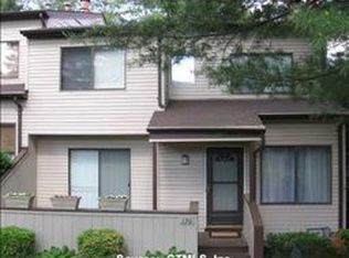 136 Cottonwood Rd, Newington, CT 06111