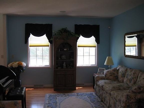 5th image of 18 Michelangelo Dr