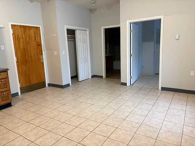 2 bed, 1000 sqft, $1,750 — Photo 2