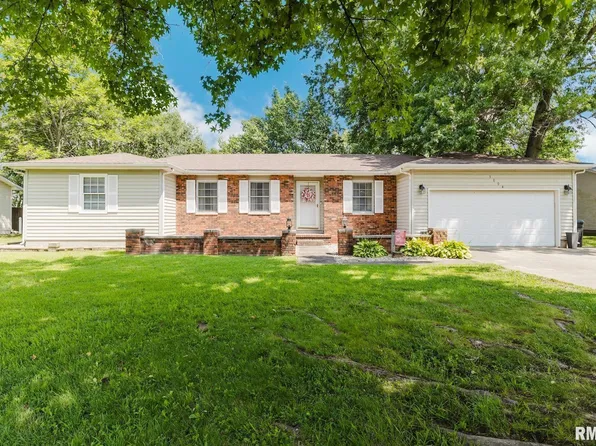 3004 Clifton Ct, Marion, IL 62959