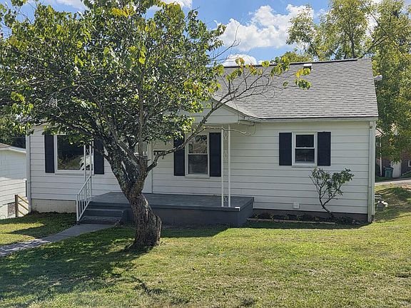 2nd image of 320 Lincoln St