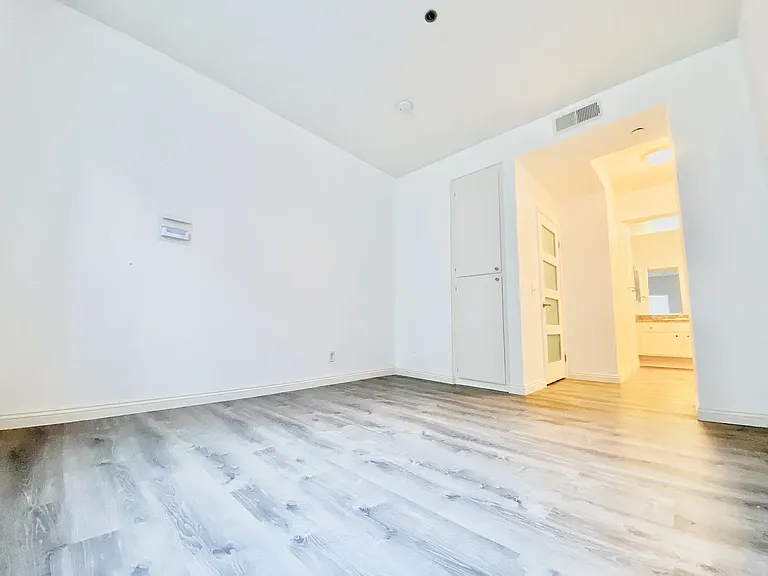 649.5 S Ridgeley Dr #102 — Photo 5