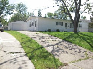 318 Edgeknoll Ln, Fort Wayne, IN 46816