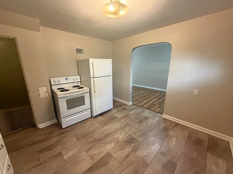 532 Gilbert Ave — Photo 4