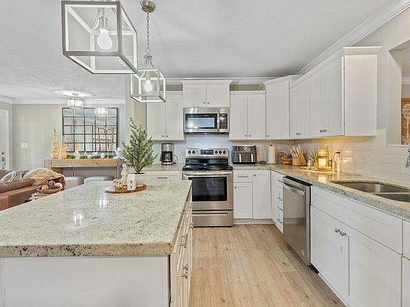 5th image of 1709 Matilda St