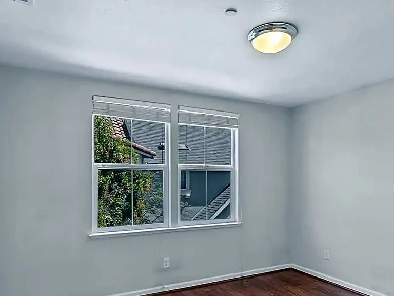 168 Caroline Ln — Photo 15