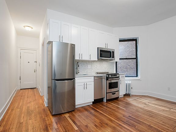 3rd image of 372 Saint Johns Pl #24A