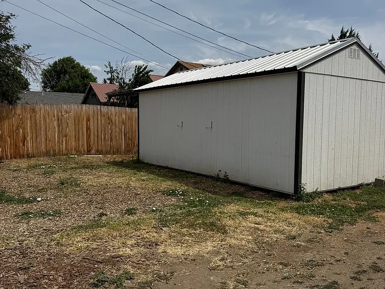 403 N Pacific St — Photo 14