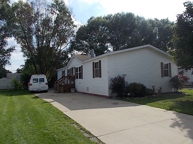 1st image of 23218 Fountain Dr