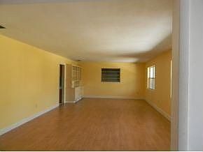 2nd image of 1856 Hamlin Ct
