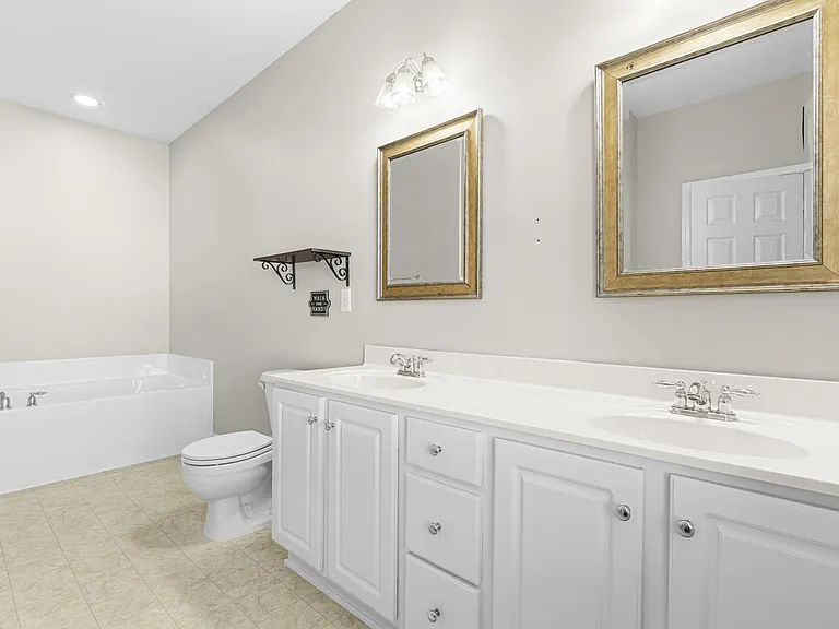 2522 Spring Oaks Way — Photo 19