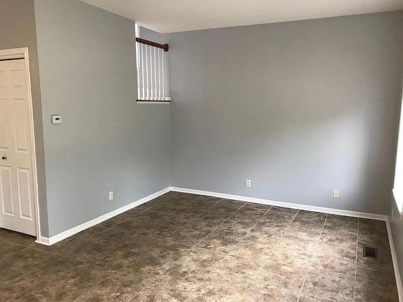 5th image of 22242 W Norwich Ln