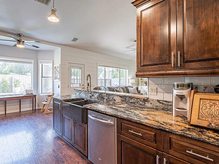 3877 E Washington Ct — Photo 18