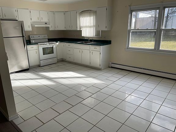 5th image of 500 Englewood Ave Floor 1