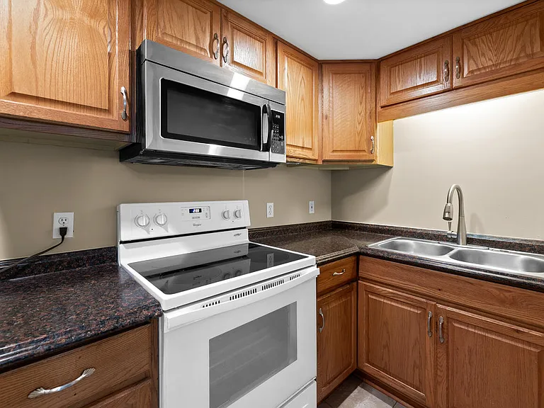 Hobbs Dr — Photo 11