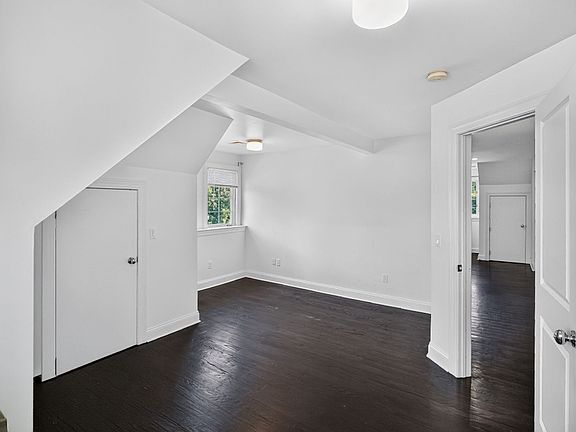 2nd image of 682 Prospect St #3