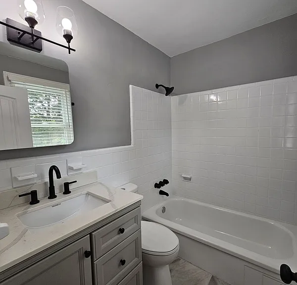 3907 E Chatham Dr — Photo 17
