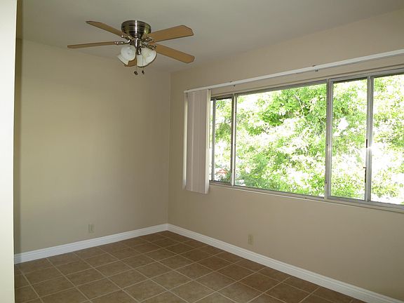 2nd image of 641 Ocean Park Blvd APT 7