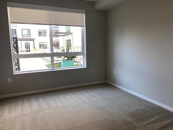 5th image of 221-2 NE Ivanhoe Blvd