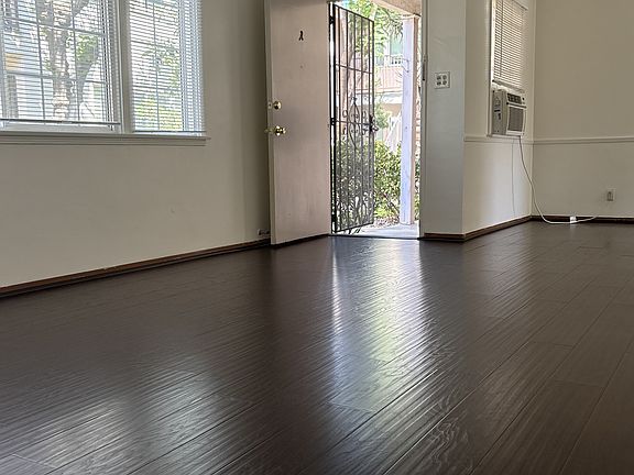 3rd image of 1712 Huntington Dr APT A