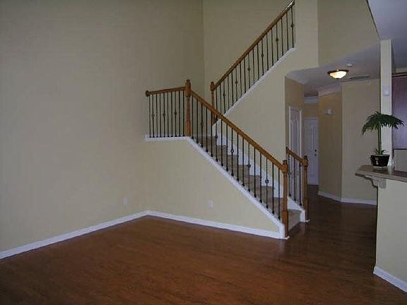 4th image of 455 Mountain View Ln