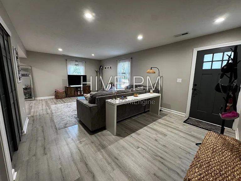 229 Congress Ave #229 — Photo 13