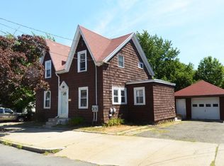 12 Lynn St, Peabody, MA 01960