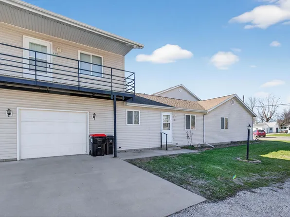 Toluca Duplexes, 114 E Atchison St #221, Toluca, IL 61369