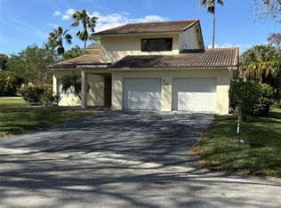 9191 NW 3rd Ct, Pompano Beach, FL 33071