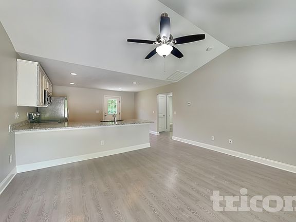 2nd image of 603 Foster St