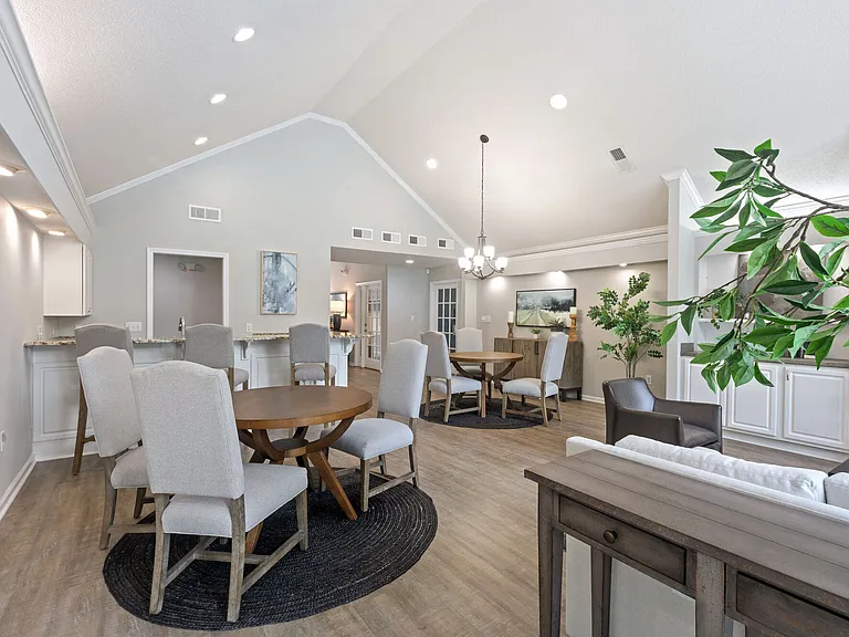 Hollis 7601 — Photo 12