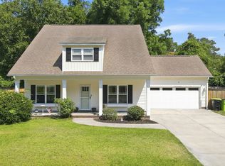 402 Satterfield Dr, New Bern, NC 28560