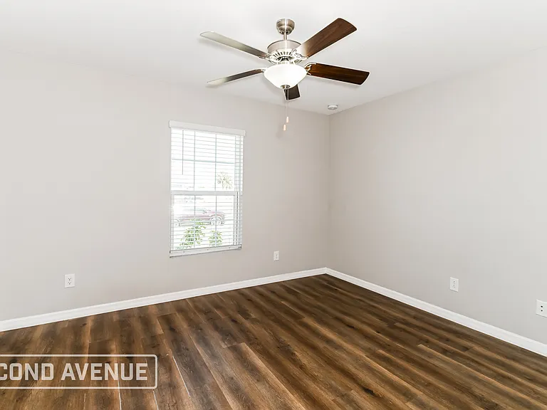 108 NW 26th St — Photo 12