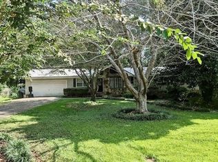 832 Chandler Dr, Lawrenceville, GA 30044