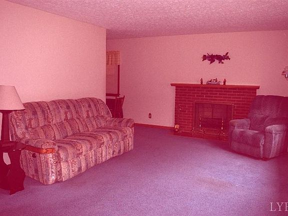 3rd image of 1221 Fenwick Dr