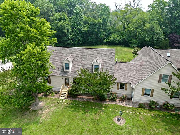 4th image of 130 Holden Farm Ln