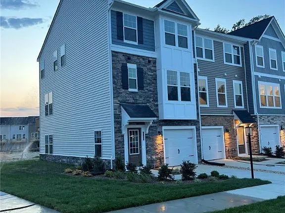 5th image of 630 McCormick Farm Dr #1