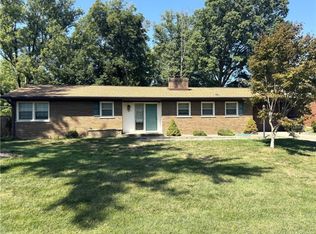 10 Cypress Dr, Jeffersonville, IN 47130