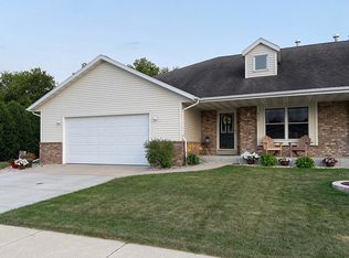 422 Jewel St, Juneau, WI 53039
