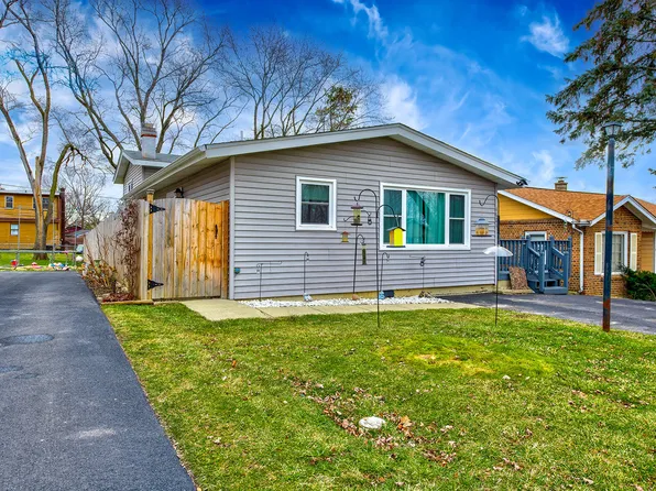 1601 Melrose Ave, Round Lake Beach, IL 60073