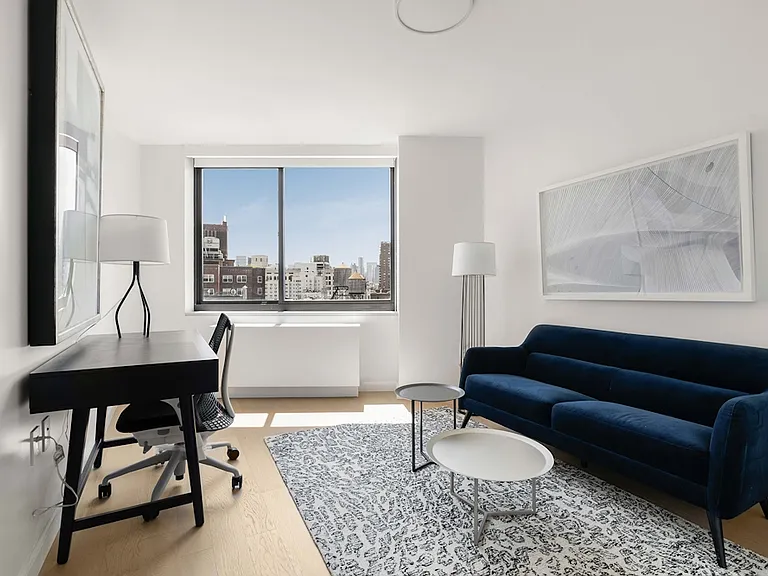 1 Union Sq S #12T — Photo 8