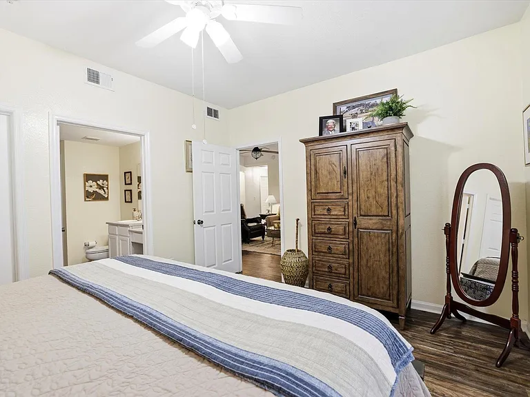 2801 Chancellorsville Dr #617 — Photo 28
