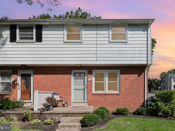 225 E Cottage Ave, Millersville, PA 17551