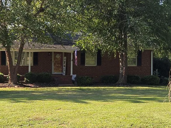 102 Greenway Dr, Greenwood, SC 29649