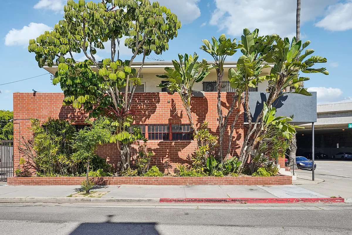 Building Photo - 11265 Washington Blvd #11265