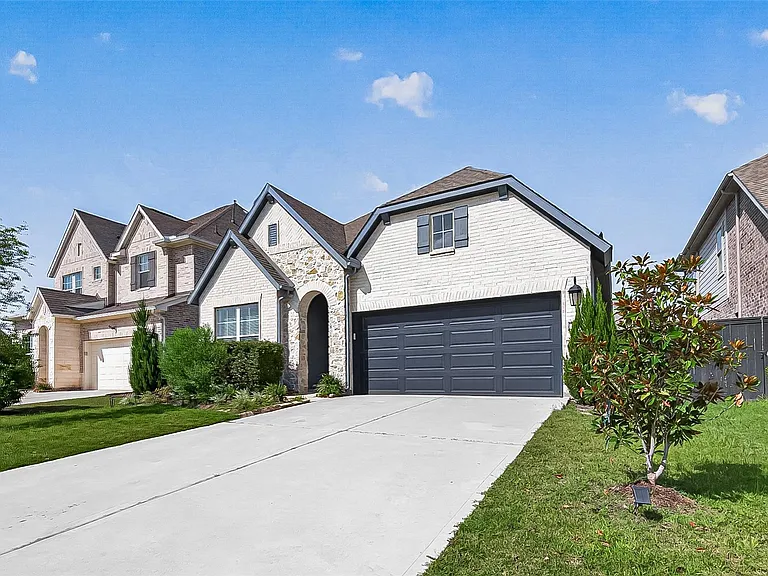 234 Amaranth Way — Photo 4