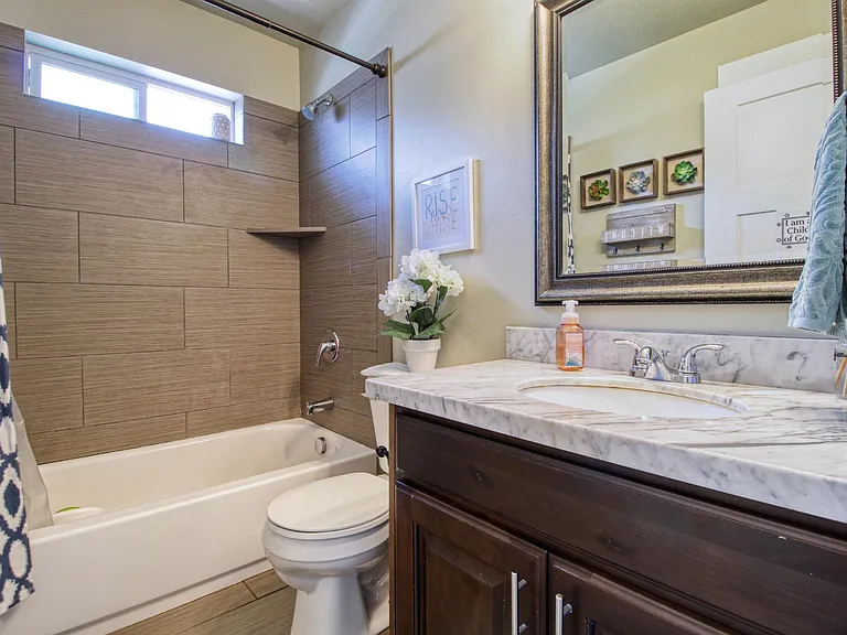 564 W Northgate — Photo 19