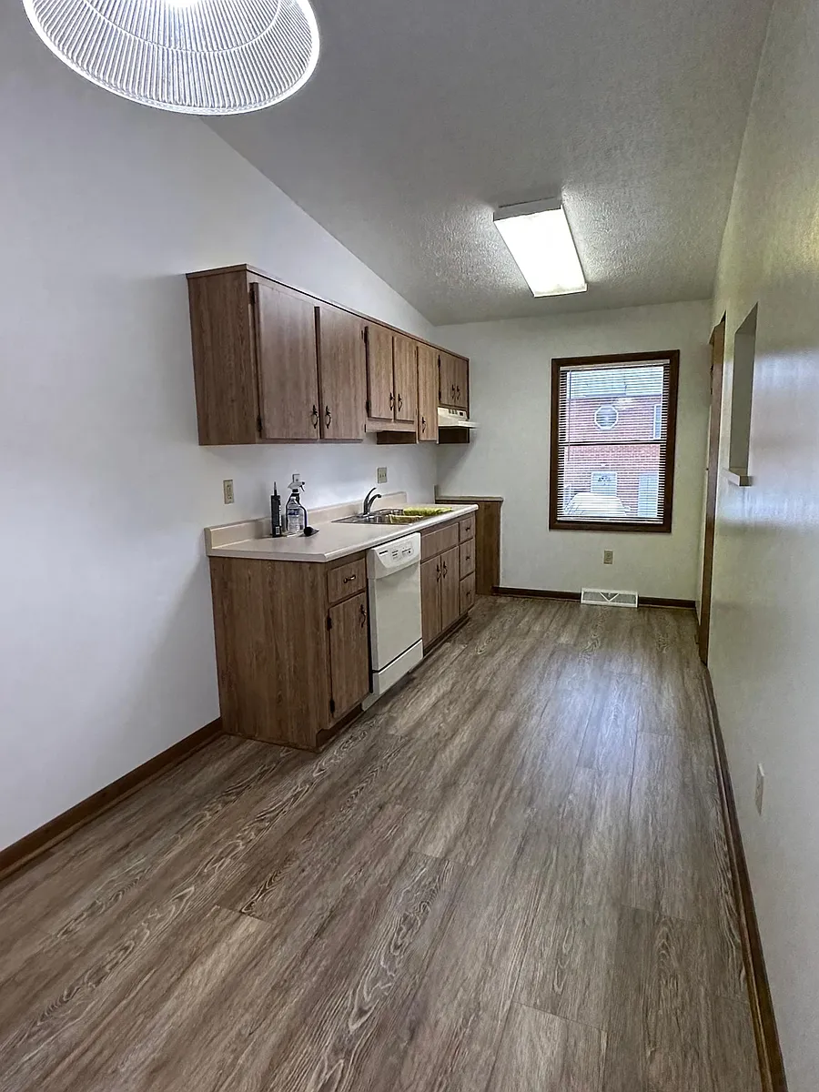 Building Photo - 10 Raggi Way